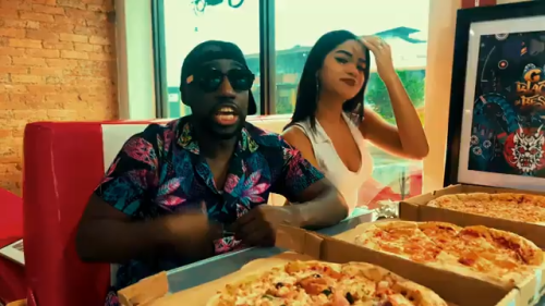GblackDaBest-Costa-Ricas-Call-Center-Rap-Breakdancing-commerical-5.png